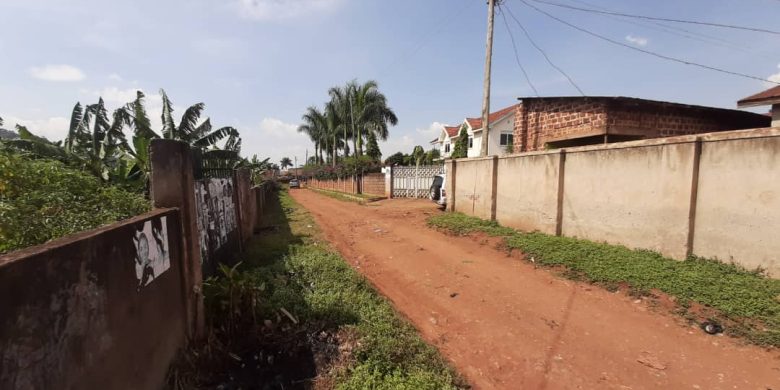 95 decimal plot of land for sale in Mutungo at 400,000 USD