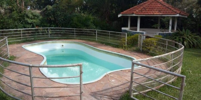 4 bedroom house with pool for sale in Bugolobi with pool at 850,000 USD
