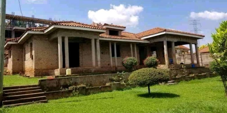 4 bedroom shell house for sale in Naguru 43 decimals 600,000 USD