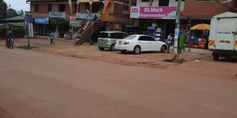 Commercial building for sale in Makindye 15m monthly at 1.8 billion shillings