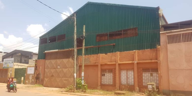 Warehouse for sale in Bugolobi Industria area 790 square meters at 400,000 USD