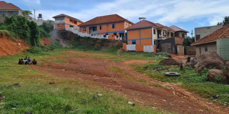 30 decimals plot of land for sale in Kitende at 150m