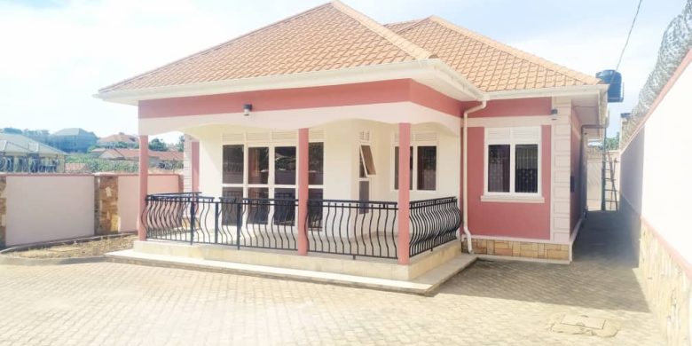 4 bedroom house for sale in Mbalwa Namugongo 270m