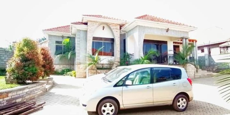 4 bedroom house for sale in Kira Bulindo at 580M