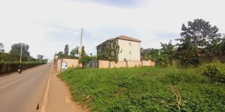 22 decimals for sale in Ntinda Kyambogo road at 380m