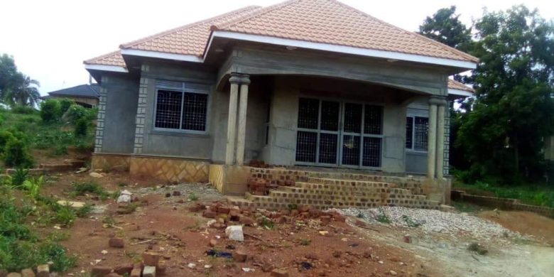 3 bedroom house for sale in Mukono Nabuti at 90m