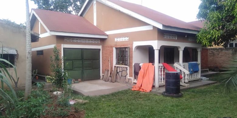 2 bedroom house for sale in Bweya Kajjansi 150m