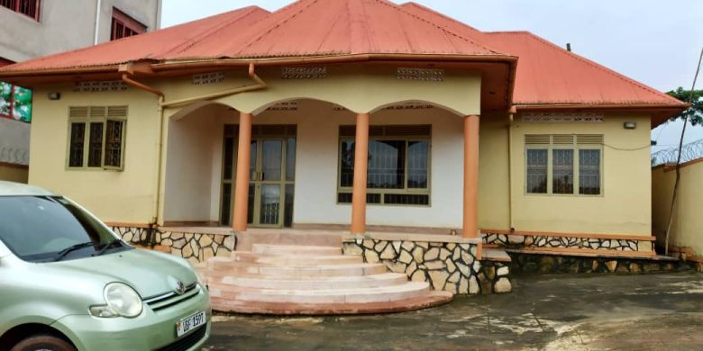 3 bedroom house for sale in Mbalwa at 190m