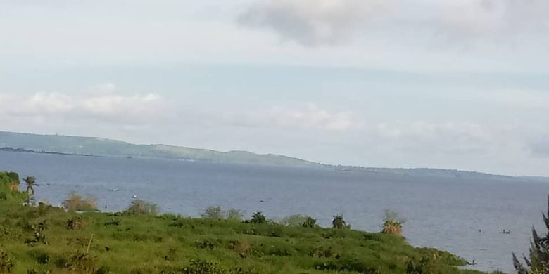 7 acres of lake view land for sale in Kigo at 900m each