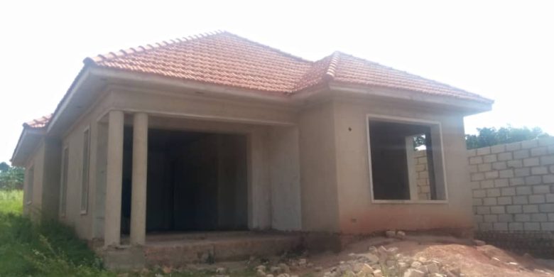 3 bedroom shell house for sale in Kungu Kyanja at 220m
