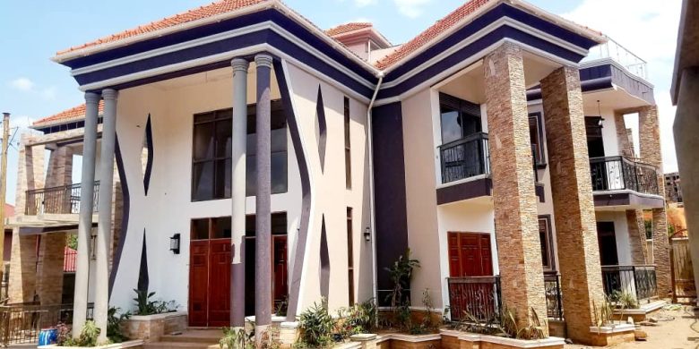 6 bedroom house with a swimming pool for sale in Kyanja at 1.6 billion shillings