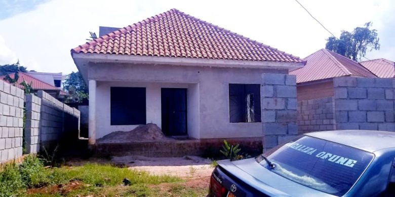 2 bedroom house for sale in Kira Nsasa for 105m shillings
