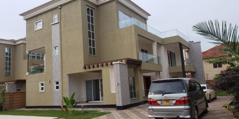 7 bedroom house for sale in Munyonyo with a swimming pool at $700,000