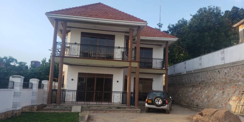 4 bedroom house for sale in Buziga 24 decimals 750m