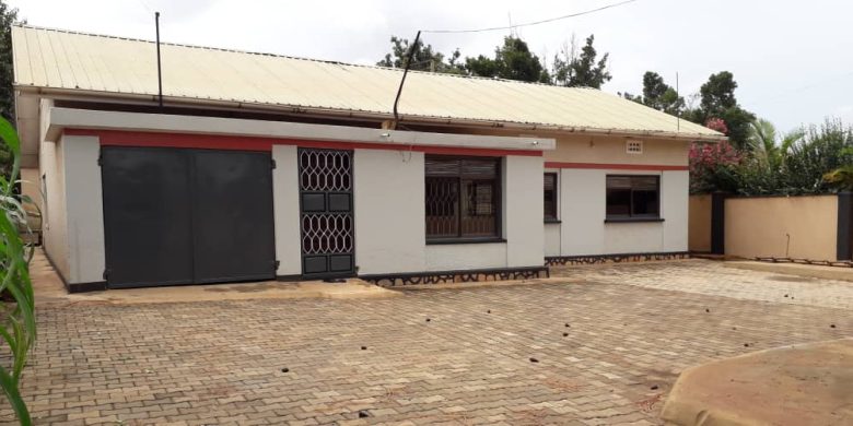 commercial plot for sale in Ntinda at 950m
