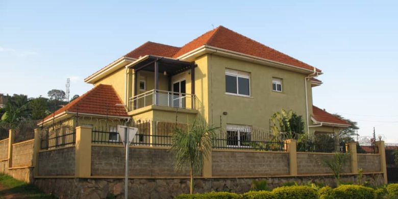5 bedroom house for sale in Muyenga at 290,000 USD