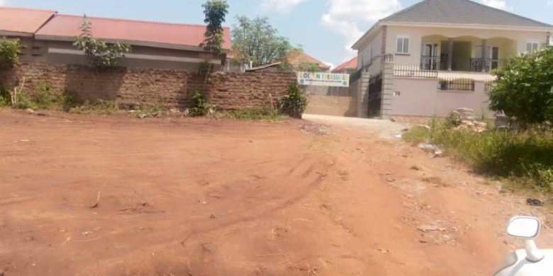 11 decimals plot of land for sale in Kyanja at 160m shillings
