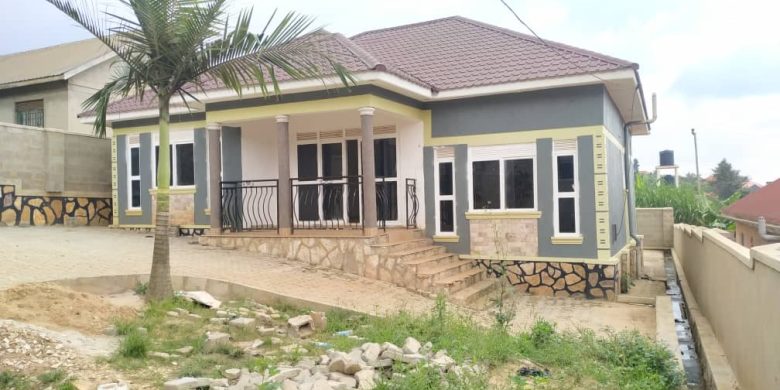 3 bedroom house for sale in Kira at 220m
