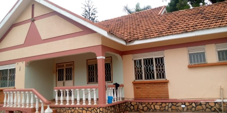 4 bedroom house for rent in Kololo at 3,500 USD per month