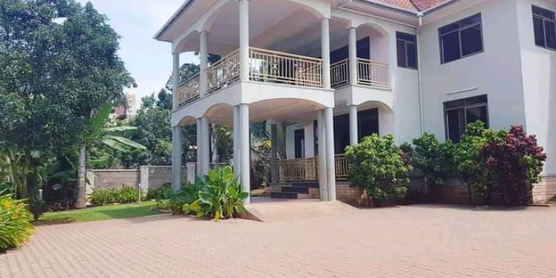 6 bedroom house for sale in Muyenga 27 decimals at $350,000