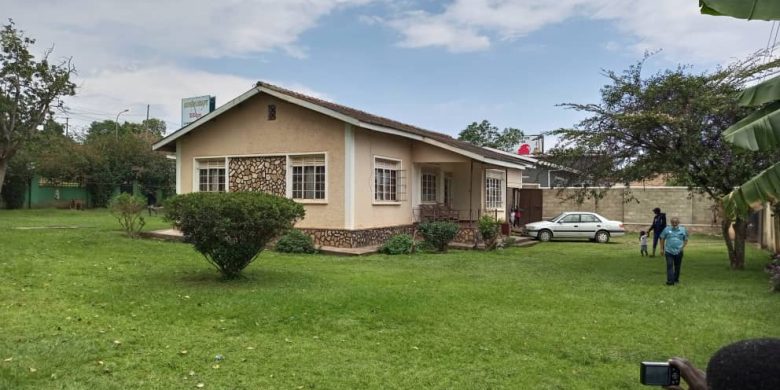 3 bedroom house for sale in Entebbe 100x100ft at 650m shillings