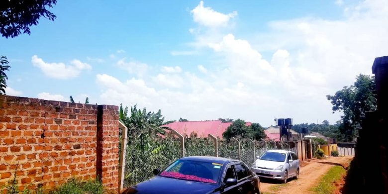 60x100ft plot of land for sale in Kira Near Makerere College at 120m