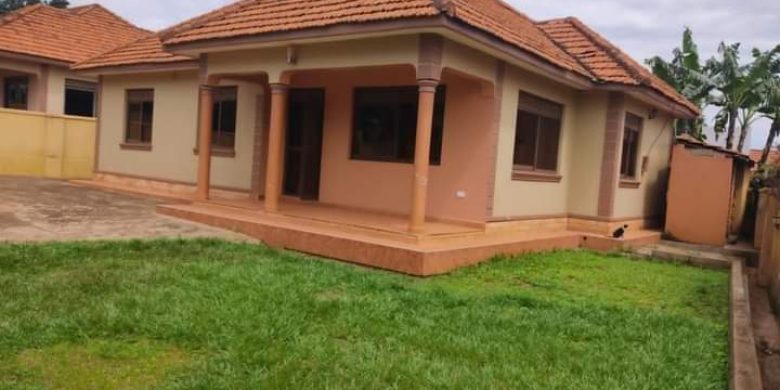 4 bedroom house for sale in Bweyogerere Kirinya at 230m