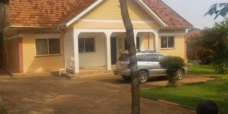 4 bedroom house for sale in Kiwatule 20 decimals at 350M
