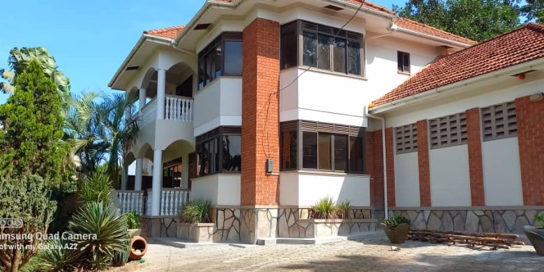 5 bedroom house for sale in Makindye Kizungu 25 decimals at $350,000