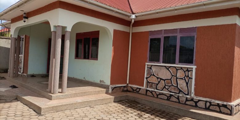 4 bedroom house for sale in Mukono Festino at 180m