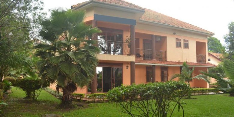 10 rooms hotel for rent in Entebbe at $10,000