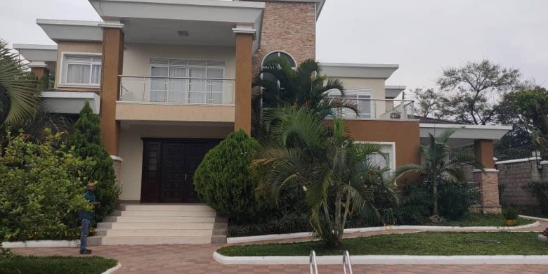 7 bedrooms mansion for sale in Muyenga 35 decimals at $1.3m