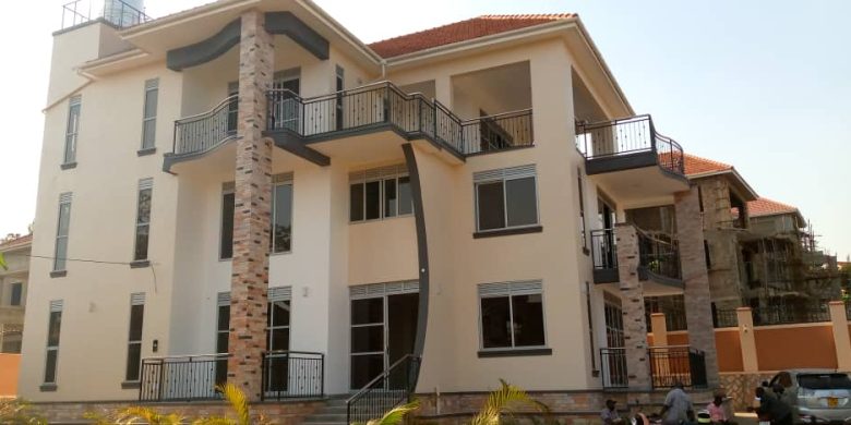 6 bedroom house for sale in Munyonyo 22 decimals at $600,000