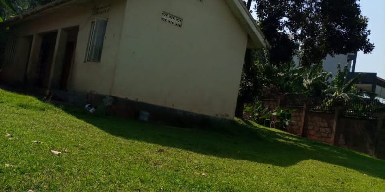 Old house for sale in Naguru Kampala on 69 decimals at 950,000 USD