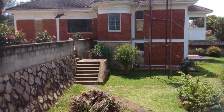 4 bedroom house for sale in Luzira at 450,000 USD