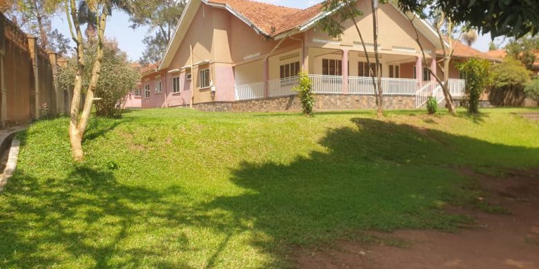 8 bedrooms house for sale in Luzira 62 Decimals at 350,000 USD