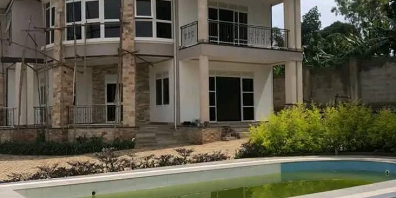 5 bedrooms house for sale in Entebbe with a pool at 850m