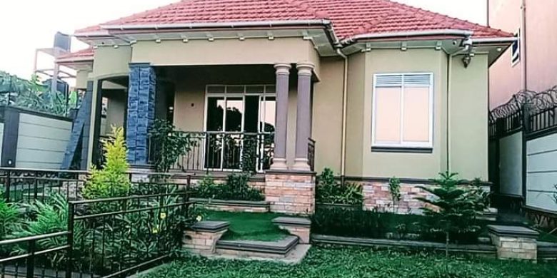 3 bedrooms house for sale in Kitemu Masaka Road 70x100ft at 180m