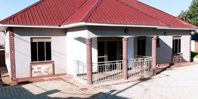 4 bedrooms house four sale in Bweyogerere Kiwanga at 230m
