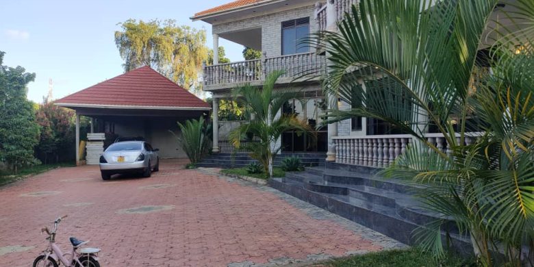 4 bedroom house for sale in Munyonyo at 600,000 USD