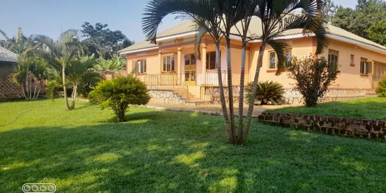4 bedroom house for sale in Gayaza Ddundu 1 acre at 330m