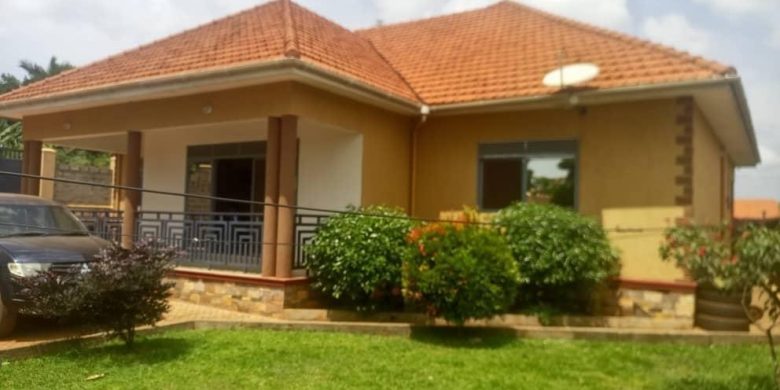 3 bedrooms house for sale in Kitende 13 decimals at 270m