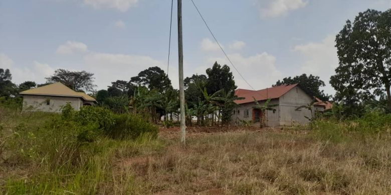 42 decimals for sale in Bukerere Nakagere at 100m