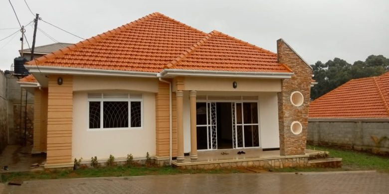 4 bedrooms house for sale in Najjera 13 decimals at 450m