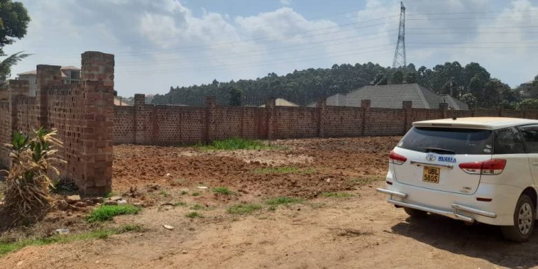 30 decimals of land for sale in Kira Mulawa at 270m