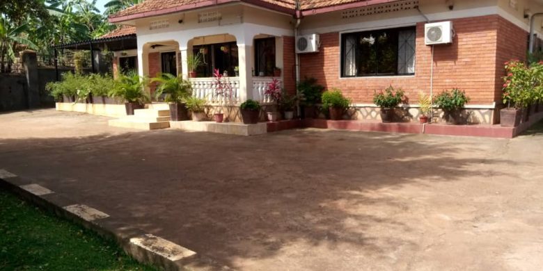 3 bedrooms house for sale in Kiwatule 25 decimals at 650m