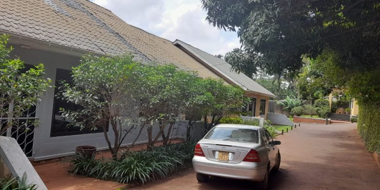 2 bedrooms furnished house for rent in Kololo at 1,200 USD