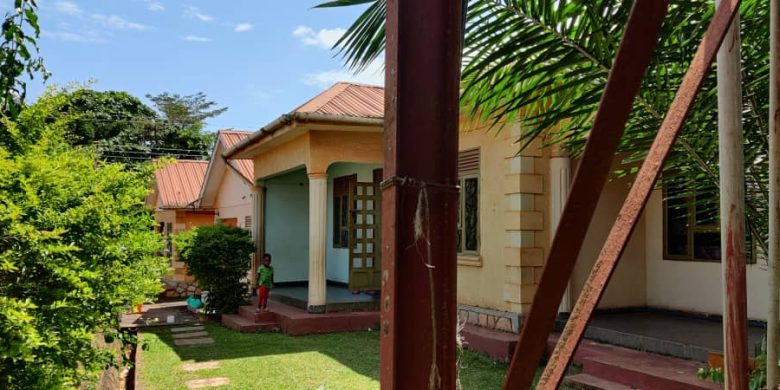 8 rental units for sale in Mutundwe 4.8m monthly at 750m