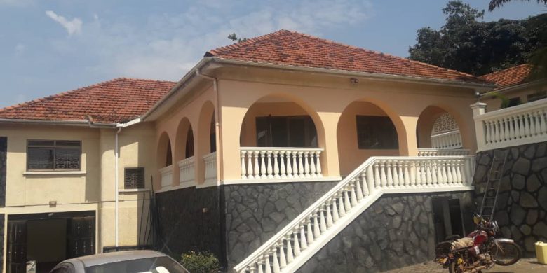 4 bedrooms house for sale in Mutungo hill 28 decimals at 450,000 USD