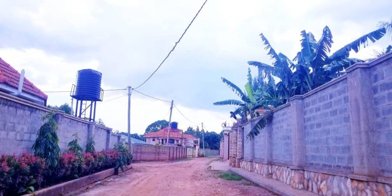 50x100ft plot of land for sale in Kira Mamerito road at 120m